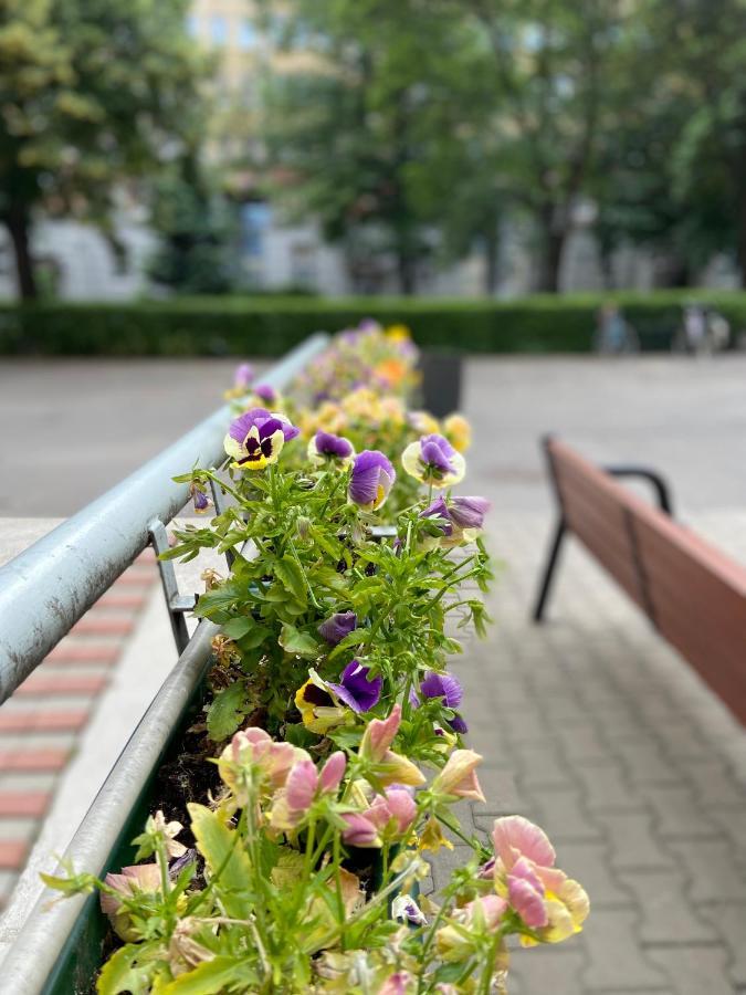 Place 2 Apartment Warschau
